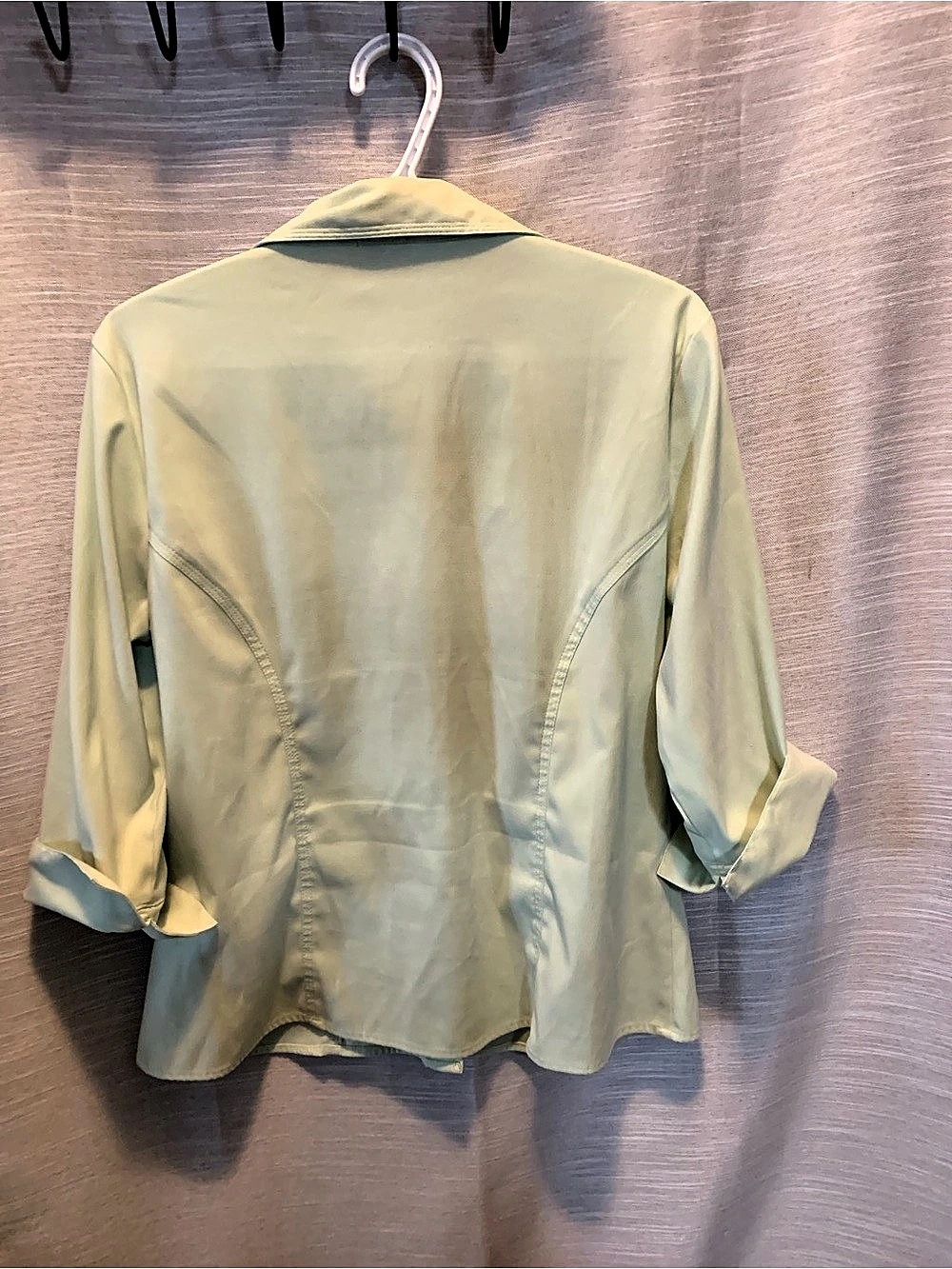 Reitmans Green Button Front Top - Picture 3 of 5
